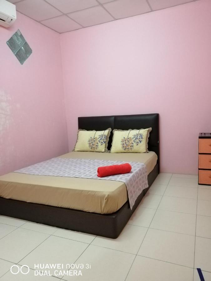Layla Inn บาตู ปาฮัท ภายนอก รูปภาพ