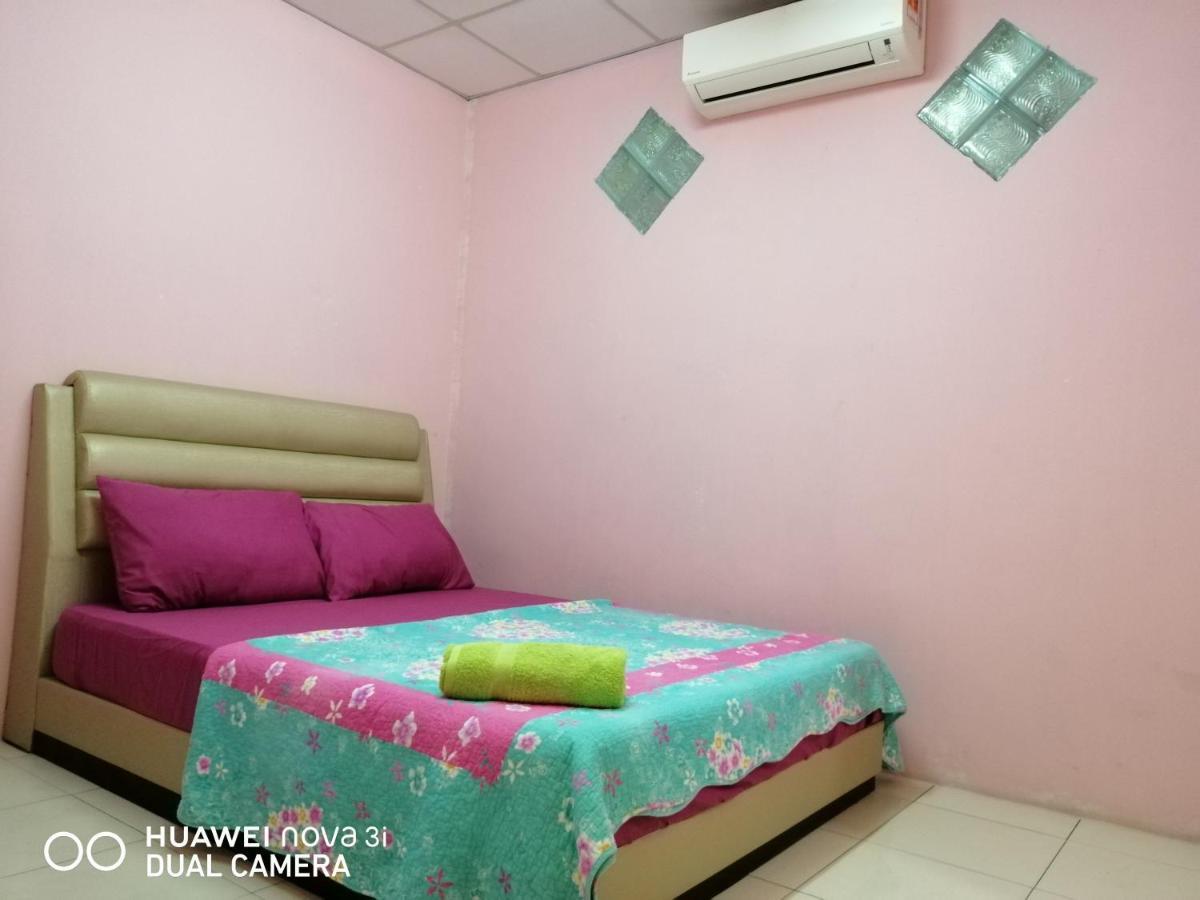 Layla Inn บาตู ปาฮัท ภายนอก รูปภาพ