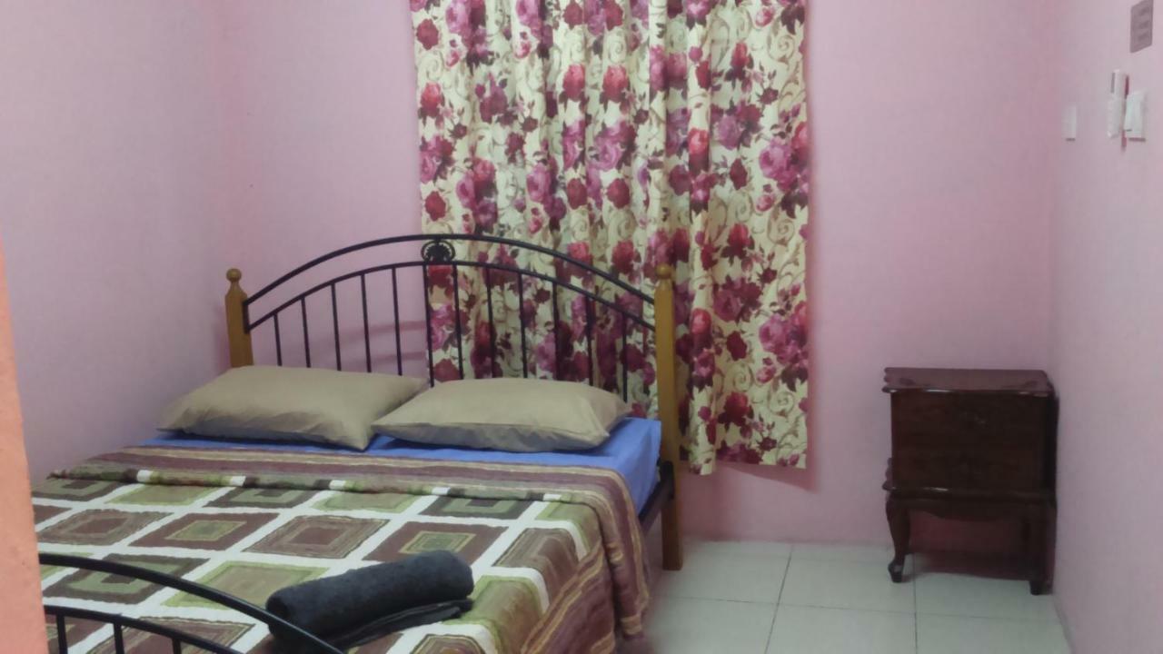 Layla Inn บาตู ปาฮัท ภายนอก รูปภาพ