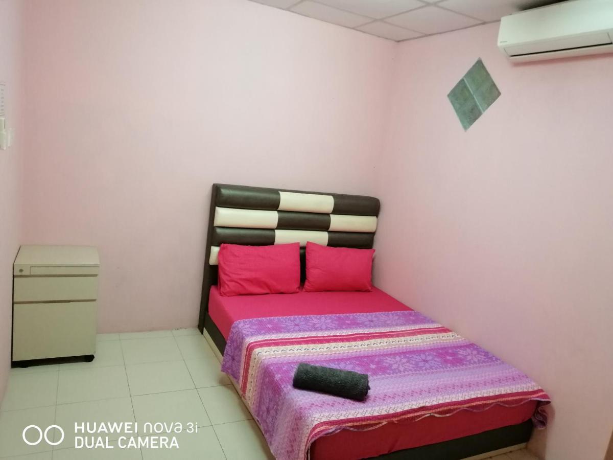 Layla Inn บาตู ปาฮัท ภายนอก รูปภาพ