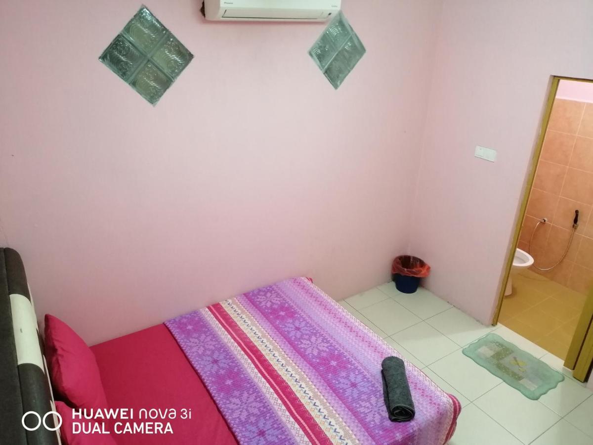 Layla Inn บาตู ปาฮัท ภายนอก รูปภาพ