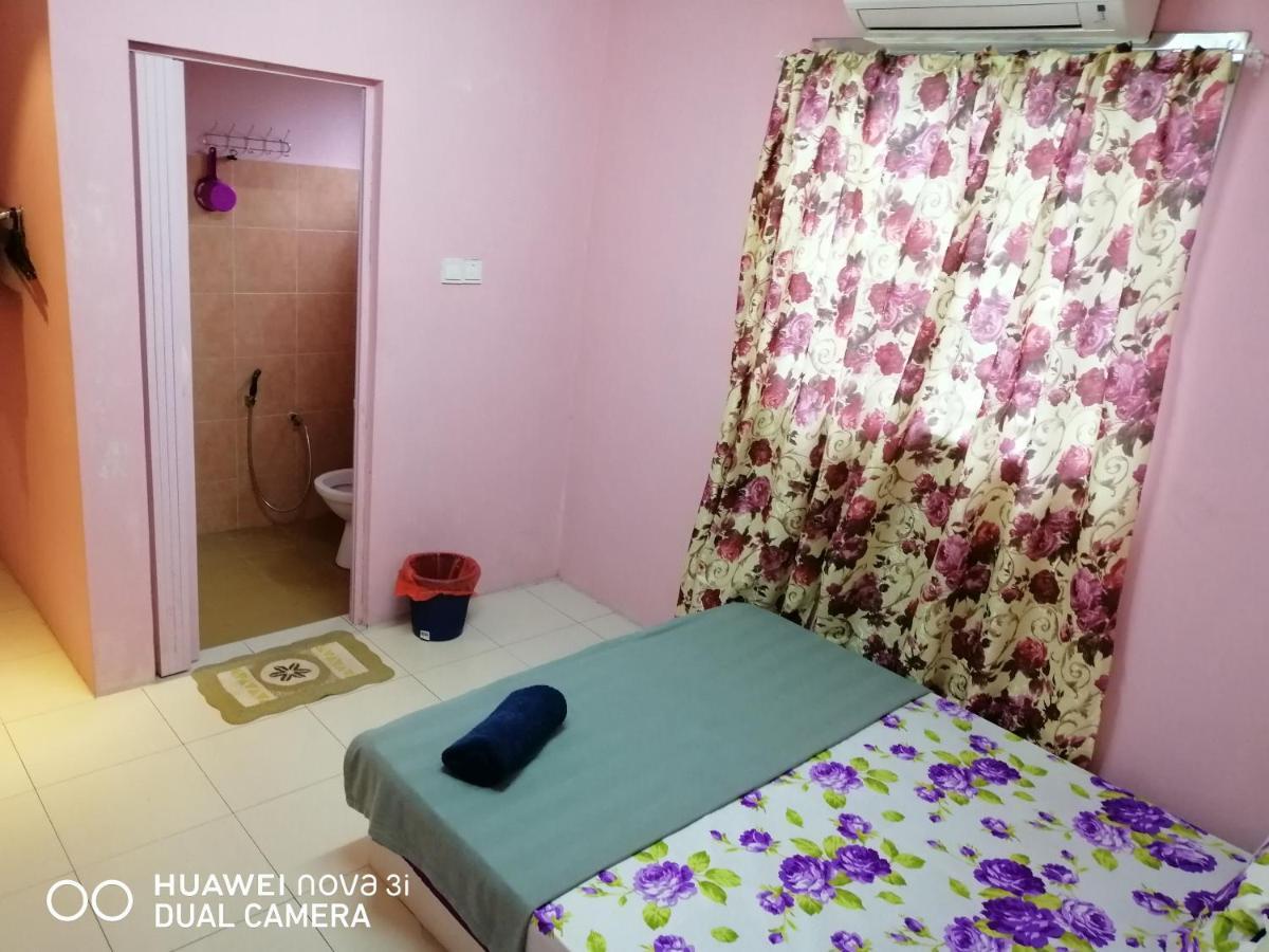 Layla Inn บาตู ปาฮัท ภายนอก รูปภาพ